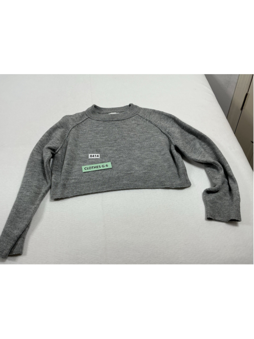 Womans Excellent Condition Top Shop Gray Pullover Cropped Sweater Medium